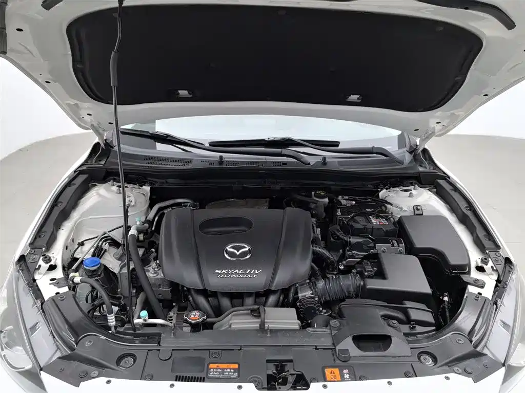 Mazda 3 Axela 2016 — фото 6