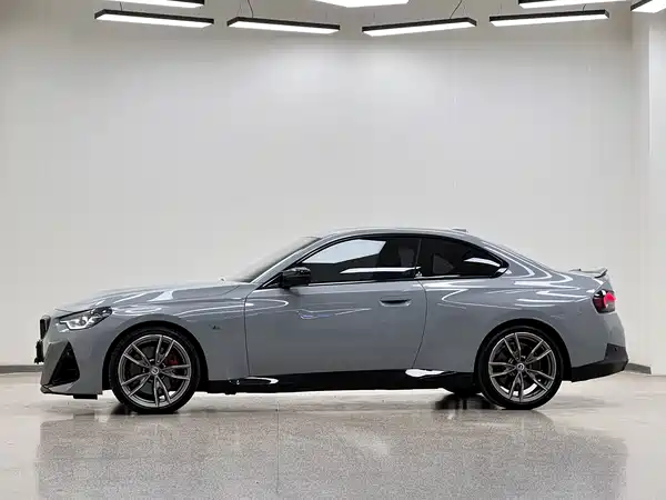 BMW M240i 2023