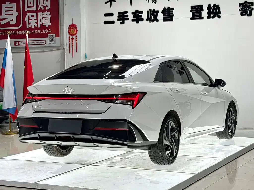 Hyundai Elantra 2023