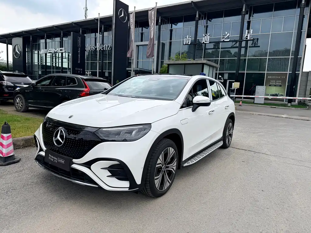 Mercedes-Benz EQE SUV 2025