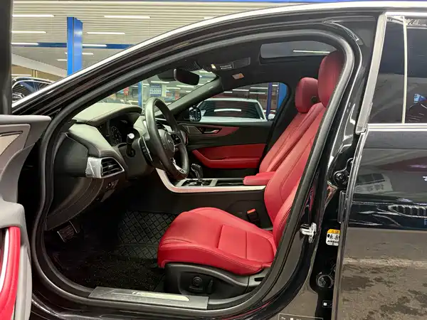 Jaguar XEL 2024