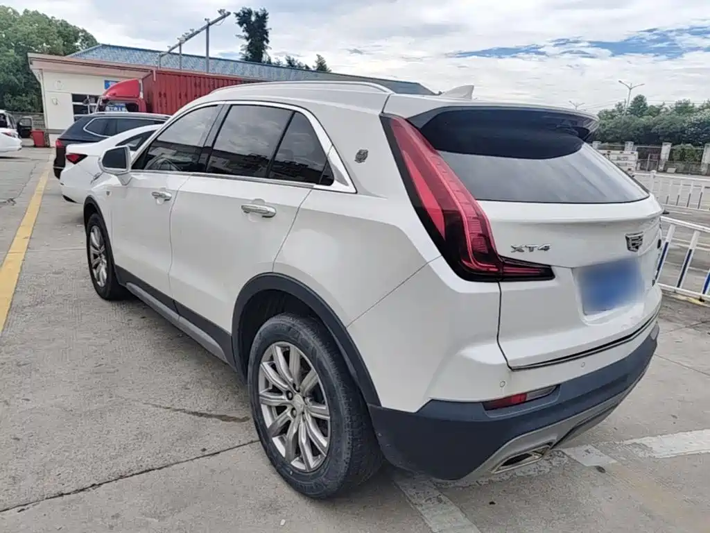 Cadillac XT4 2020 — фото 5