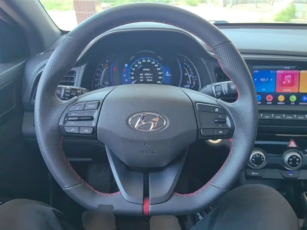 Hyundai Elantra 2019 — фото 11