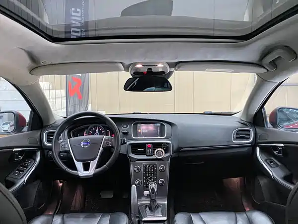 Volvo V40 2016