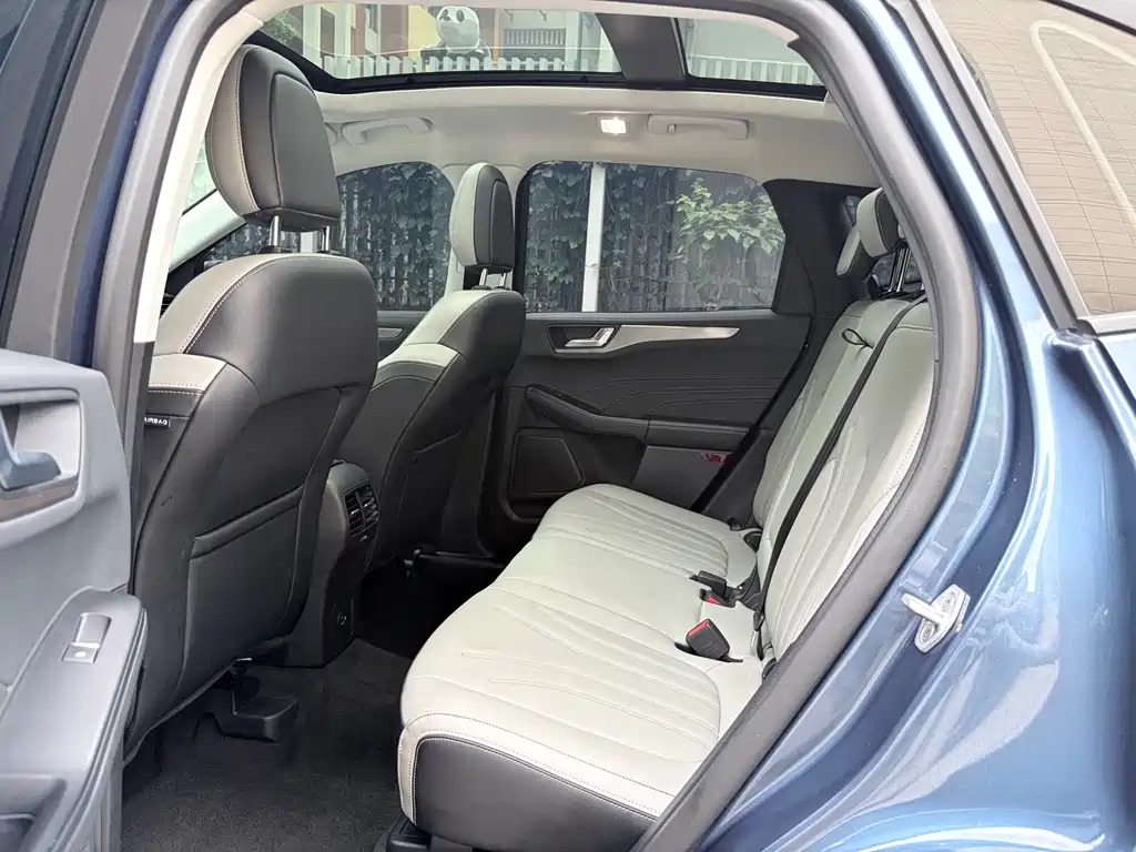Ford Escape 2022 — фото 16