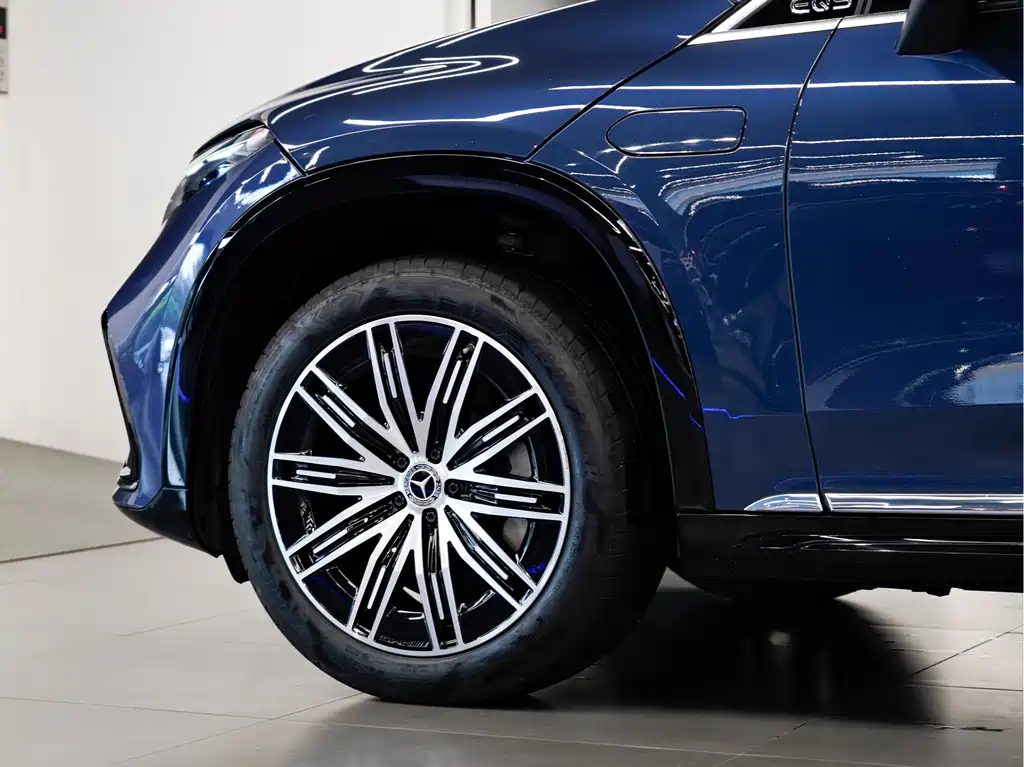 Mercedes-Benz EQS SUV 2023 — фото 8