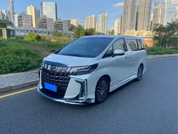 Toyota Alphard 2015