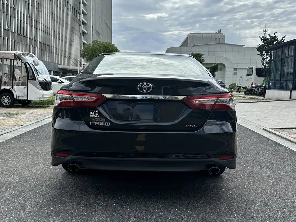 Toyota Camry 2020 — фото 6