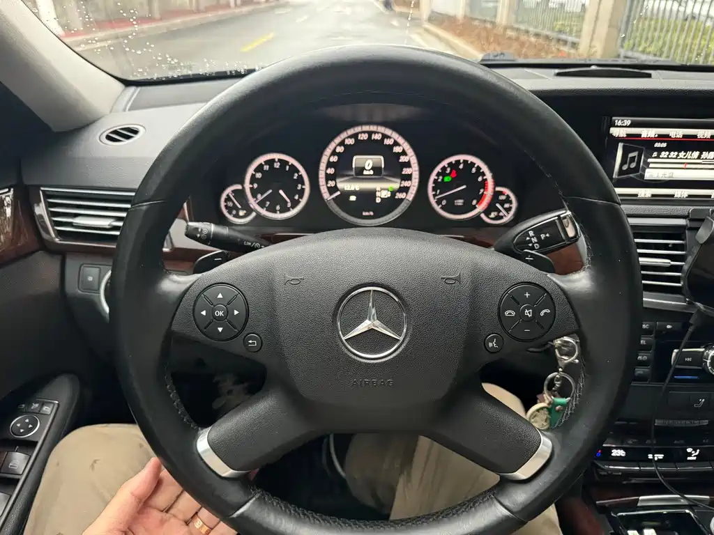 Mercedes-Benz E-Class 2013 — фото 11