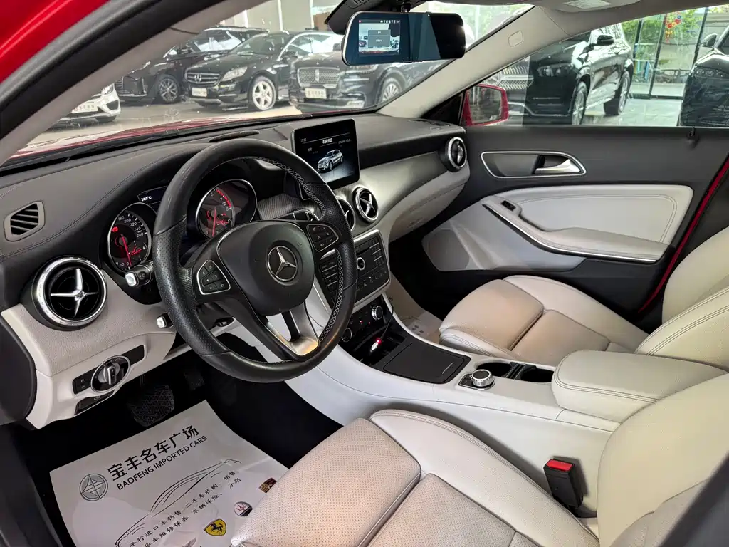 Mercedes-Benz GLA 2016