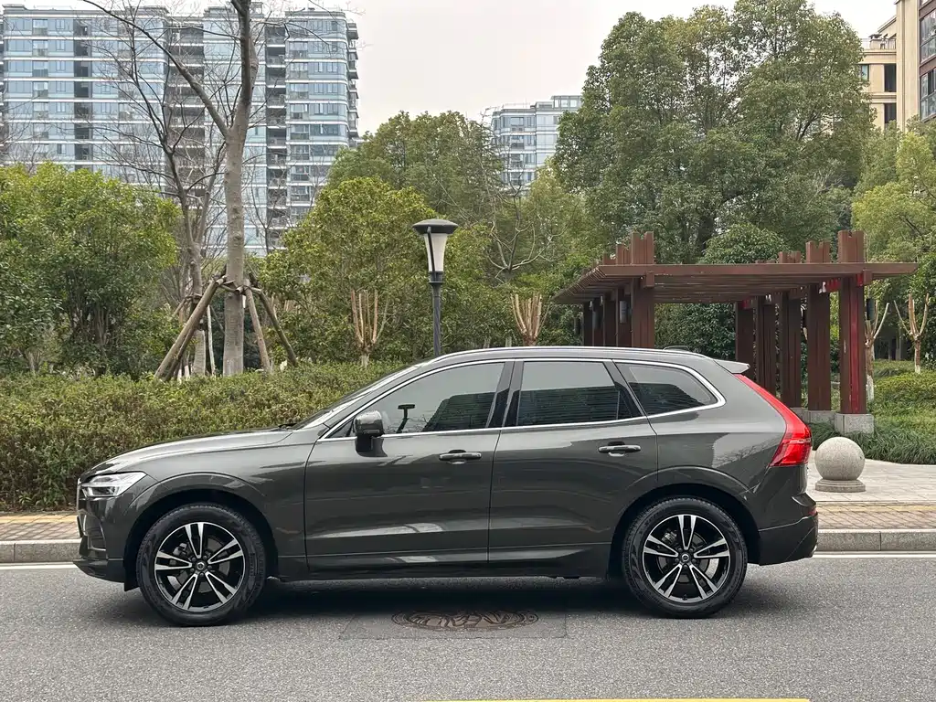 Volvo XC60 2019 — фото 3