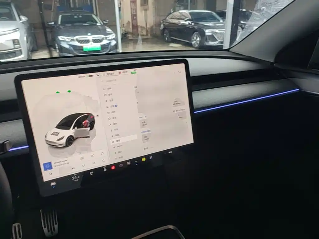 Tesla Model Y 2023 — фото 10