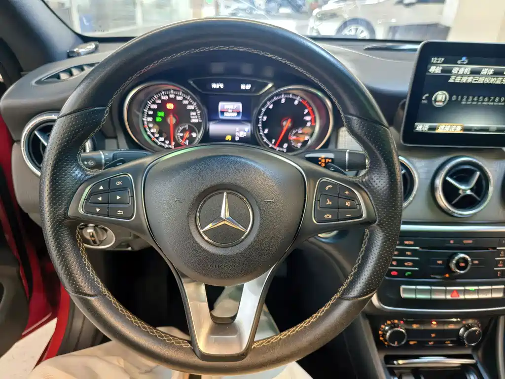 Mercedes-Benz CLA 2017 — фото 10