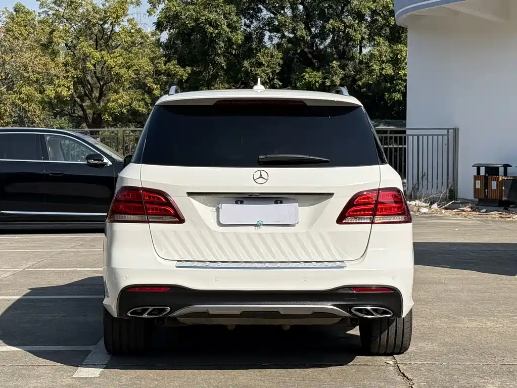 Mercedes-Benz GLE AMG 2017 — фото 15