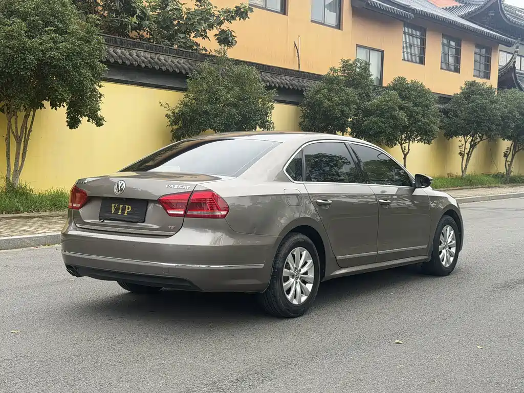 Volkswagen Passat 2015 — фото 9