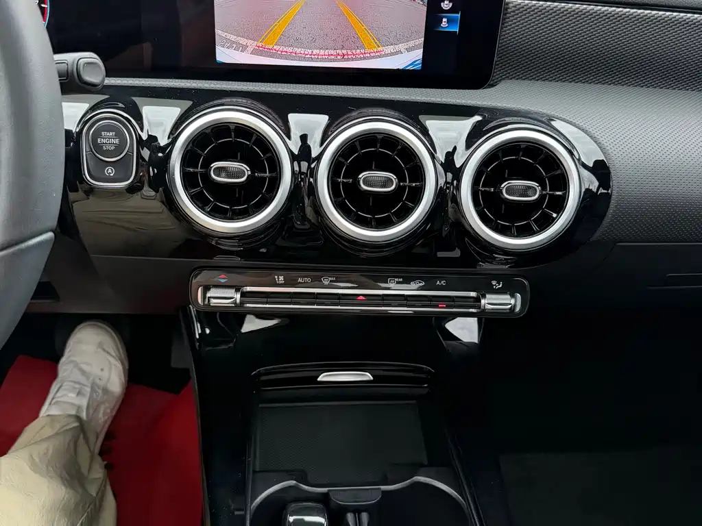 Mercedes-Benz A-Class 2023 — фото 24