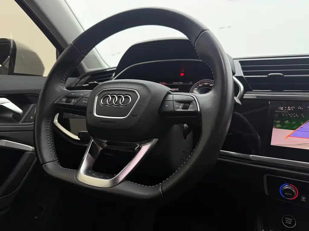 Audi Q3 2022 — фото 16