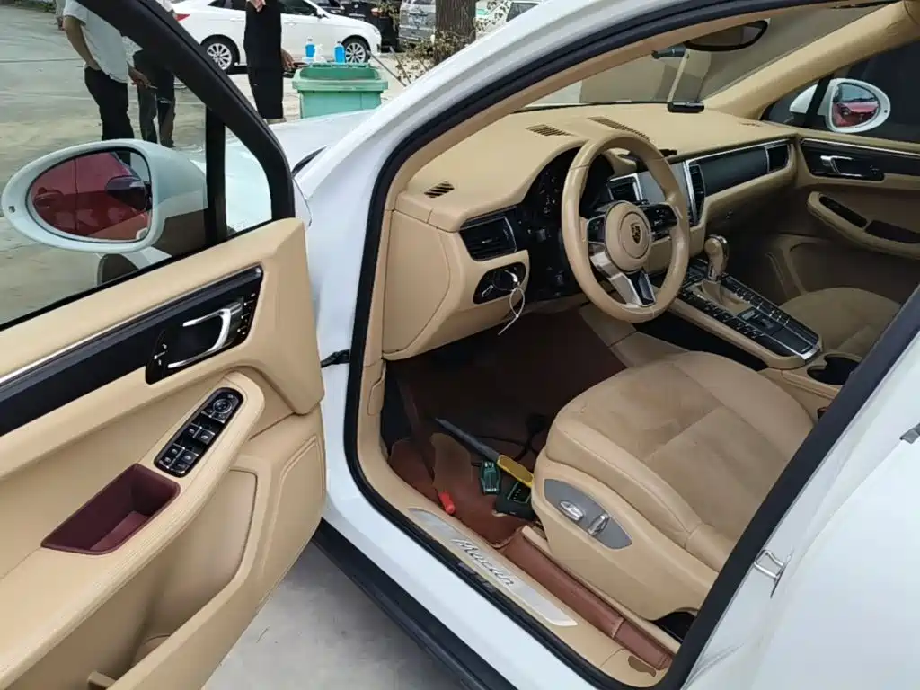 Porsche Macan 2016 — фото 16