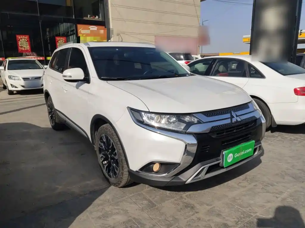 Mitsubishi Outlander 2020 — фото 22