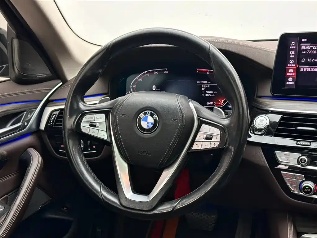 BMW 5 Series 2020 — фото 12