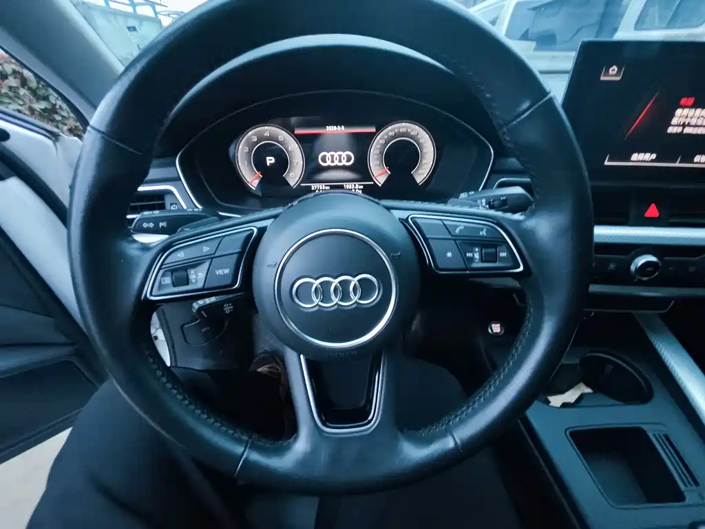 Audi A4L 2021 — фото 13