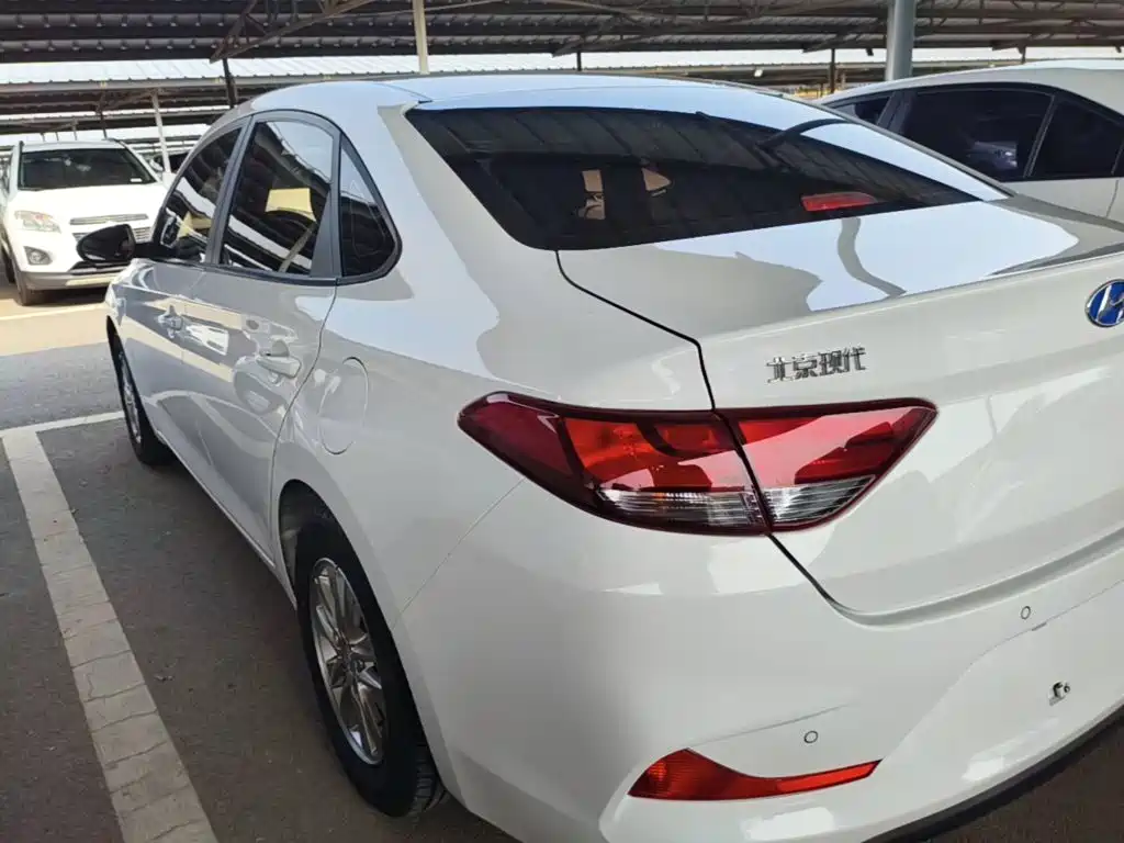 Hyundai Elantra 2017 — фото 5