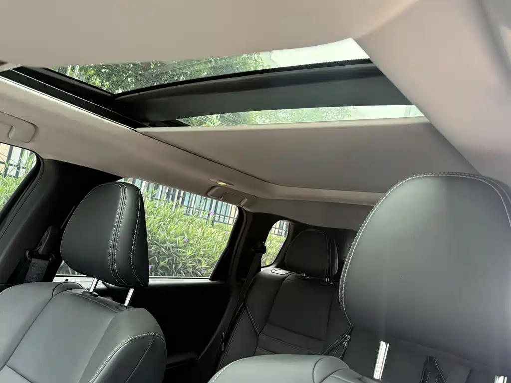 Mitsubishi Outlander 2023 — фото 12