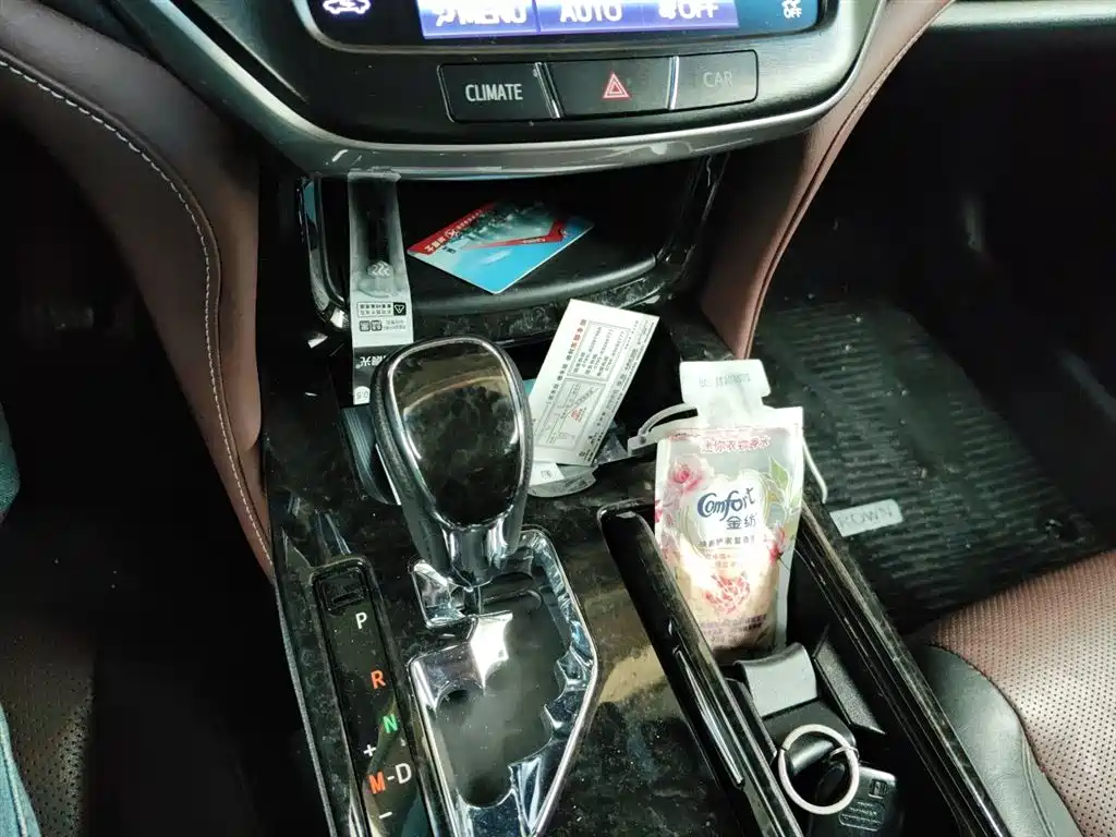 Toyota Crown 2018 — фото 10