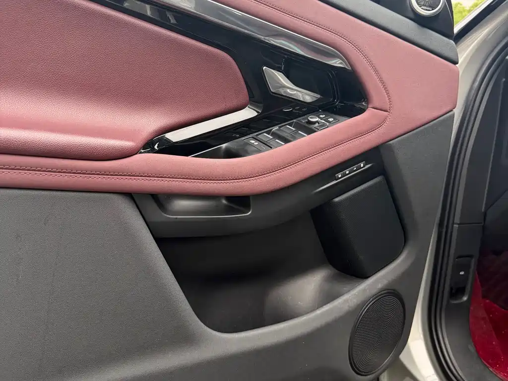 Land Rover Evoque 2022 — фото 9