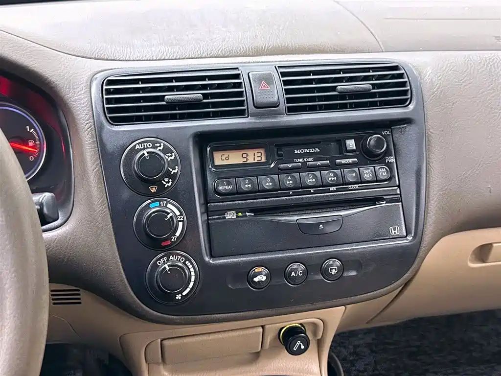 Honda Civic 2005 — фото 15
