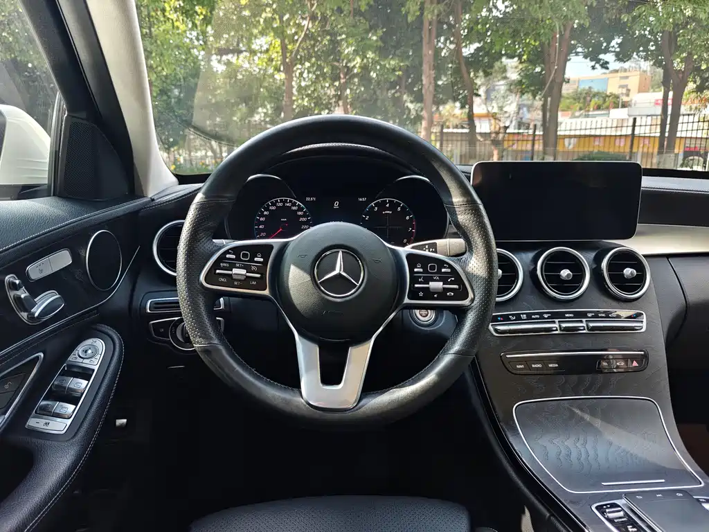Mercedes-Benz C-Class 2019 — фото 10