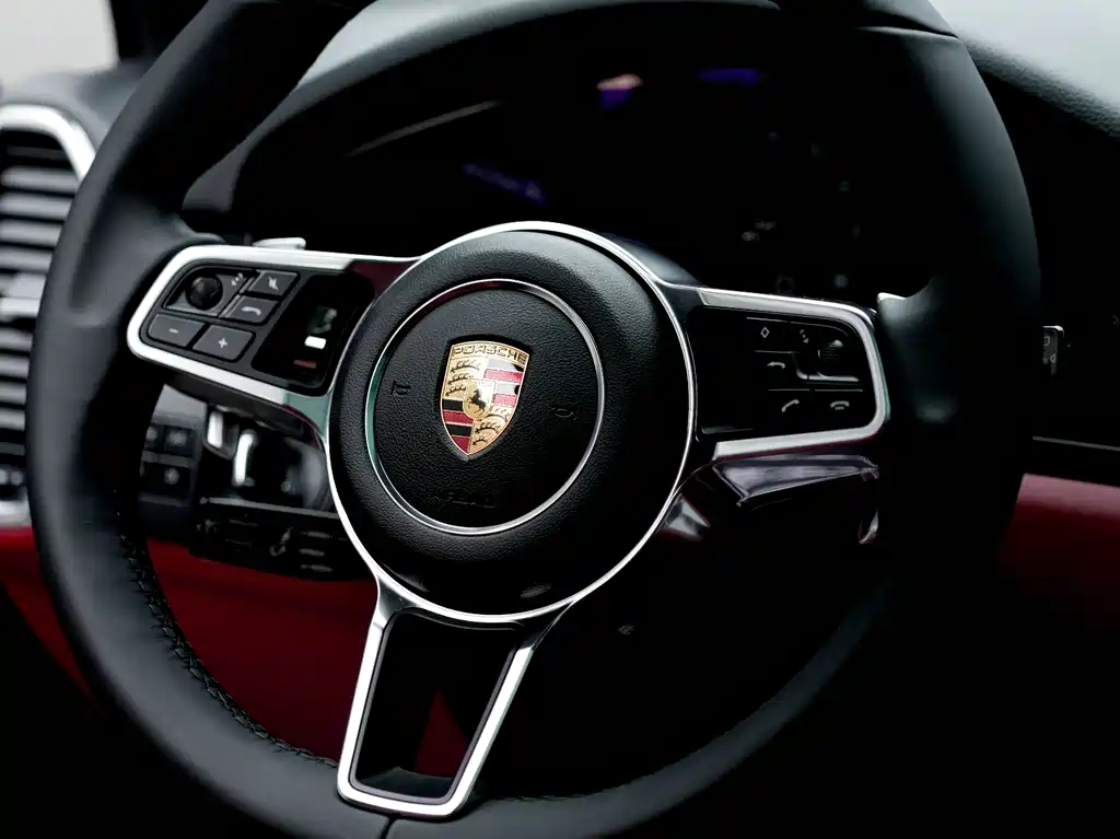Porsche Cayenne 2017 — фото 11