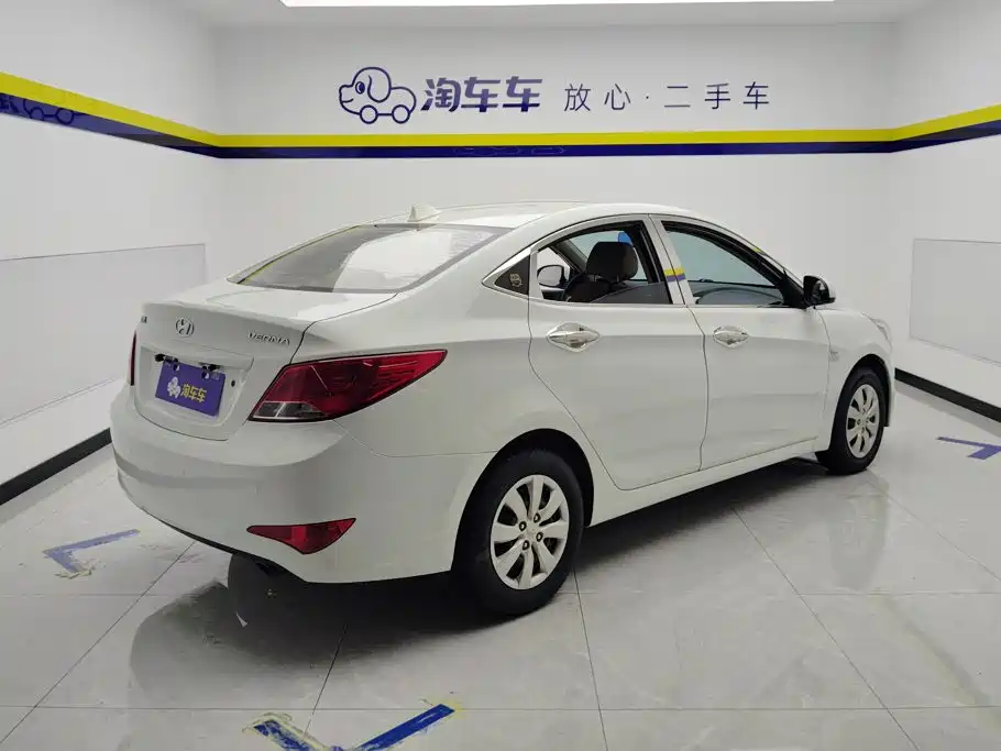 Hyundai Verna 2015