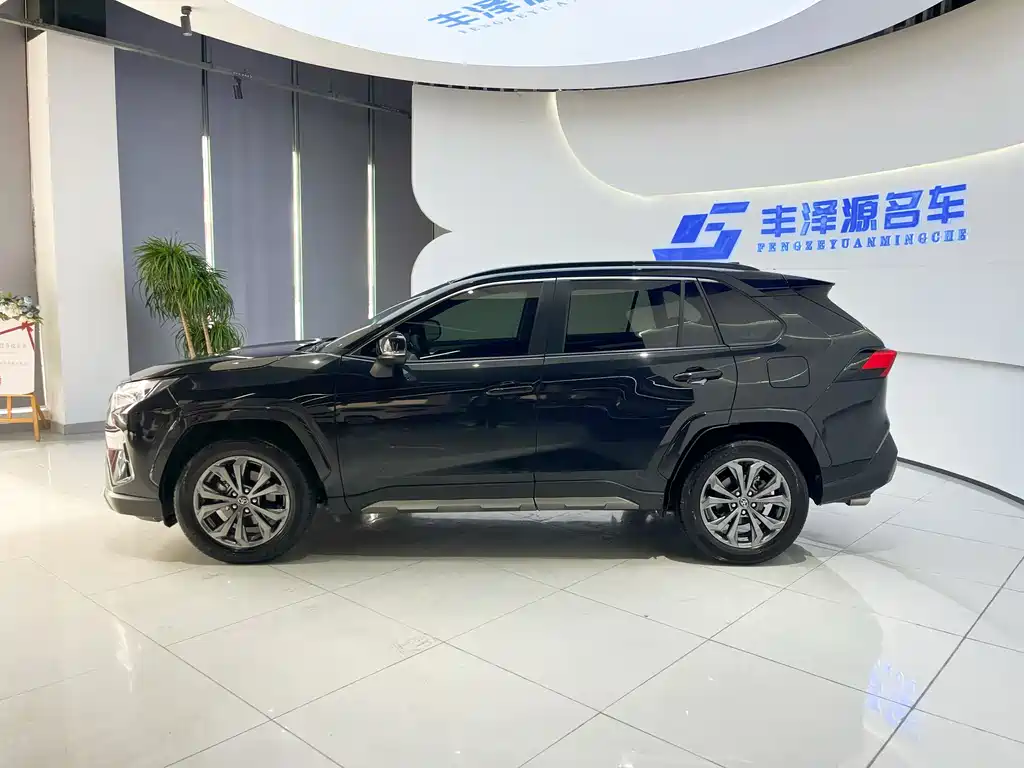 Toyota RAV4 2025