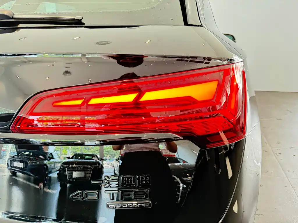 Audi Q5L 2023 — фото 14
