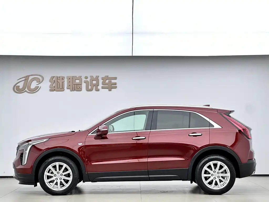 Cadillac XT4 2019 — фото 11