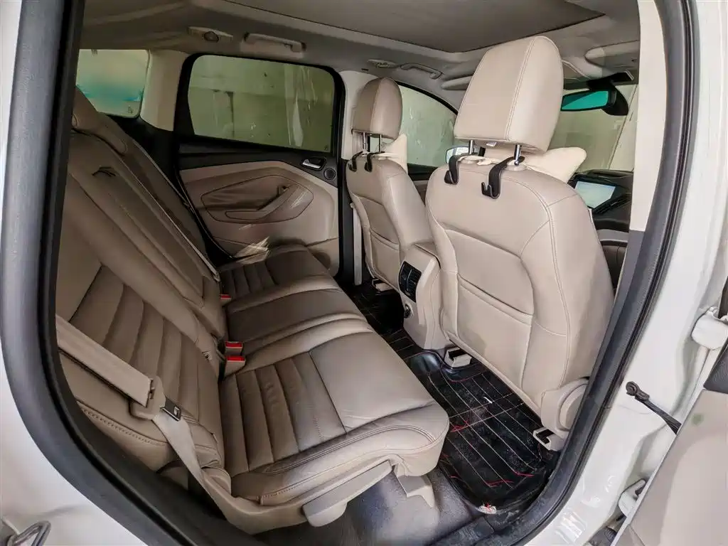Ford Kuga 2014 — фото 18