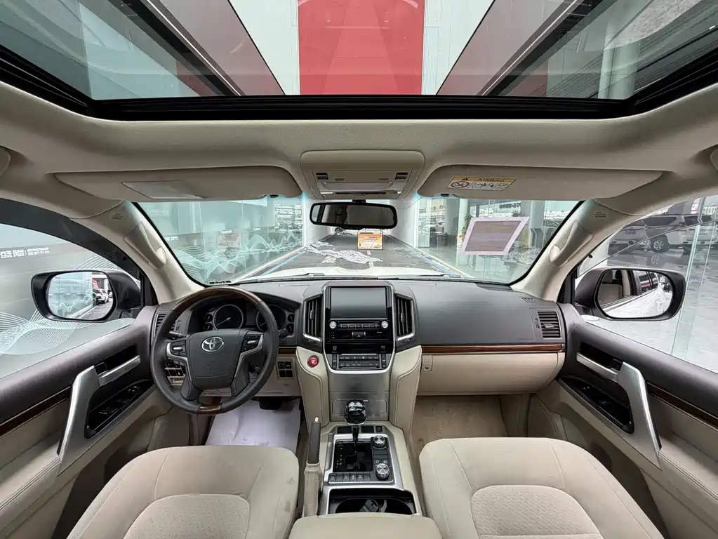 Toyota Land Cruiser 2019 — фото 8