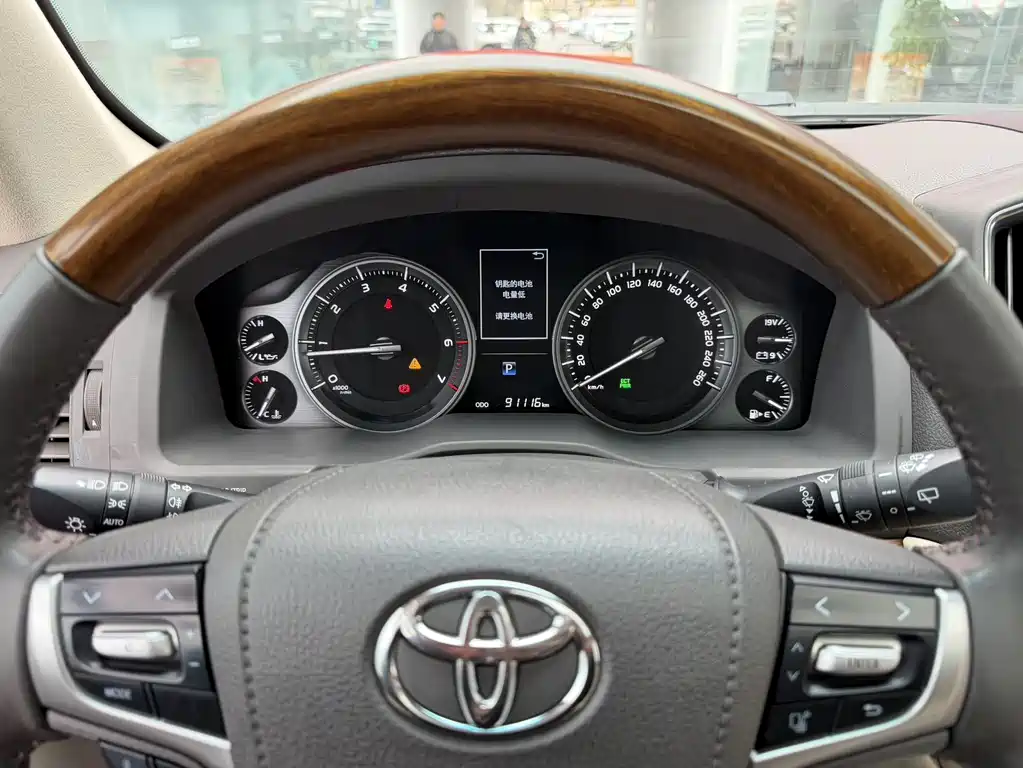 Toyota Land Cruiser 2019 — фото 11