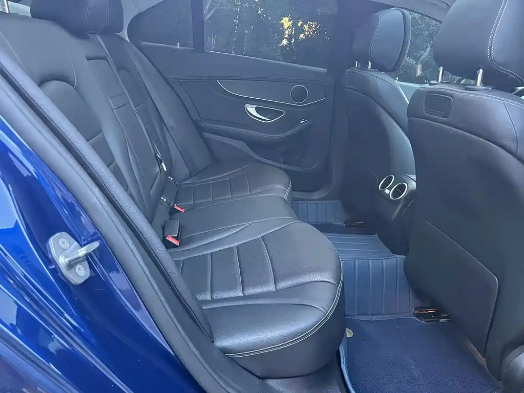 Mercedes-Benz C-Class 2019 — фото 19