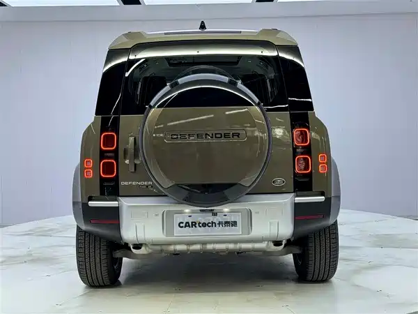 Land Rover Defender 2020
