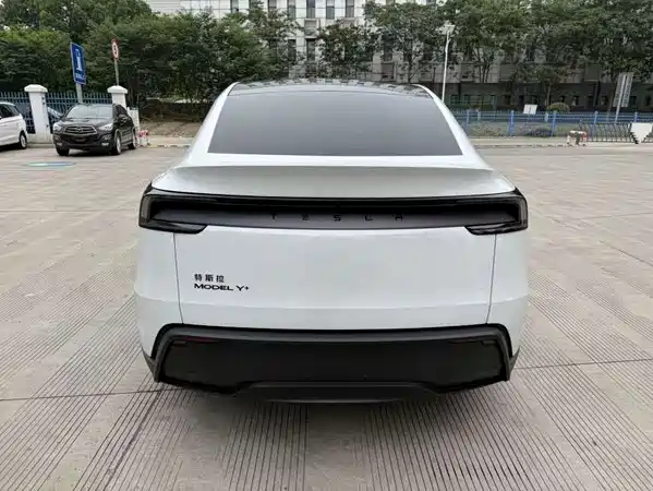Tesla Model Y 2026