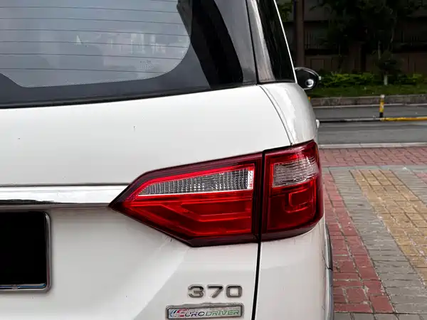 Dongfeng Scenery 370 2016