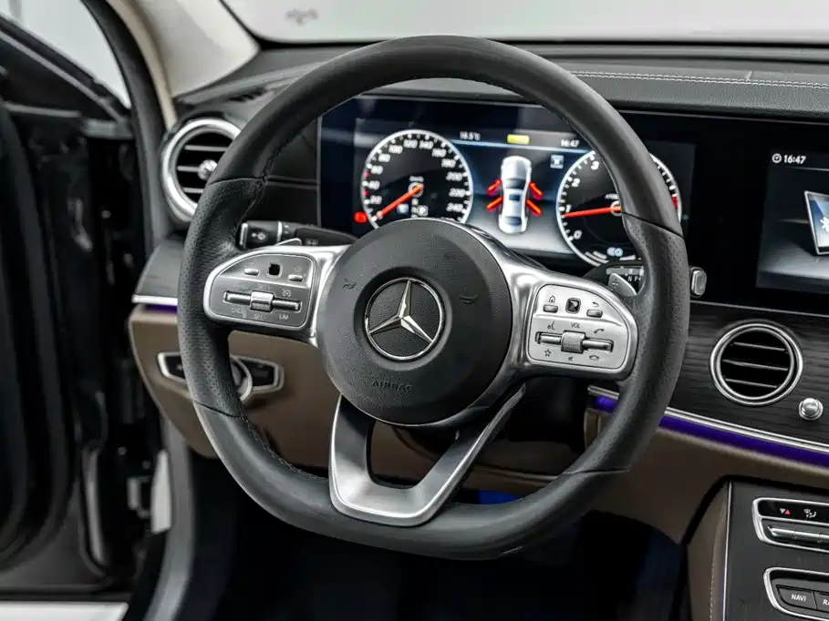 Mercedes-Benz E-Class 2020 — фото 28