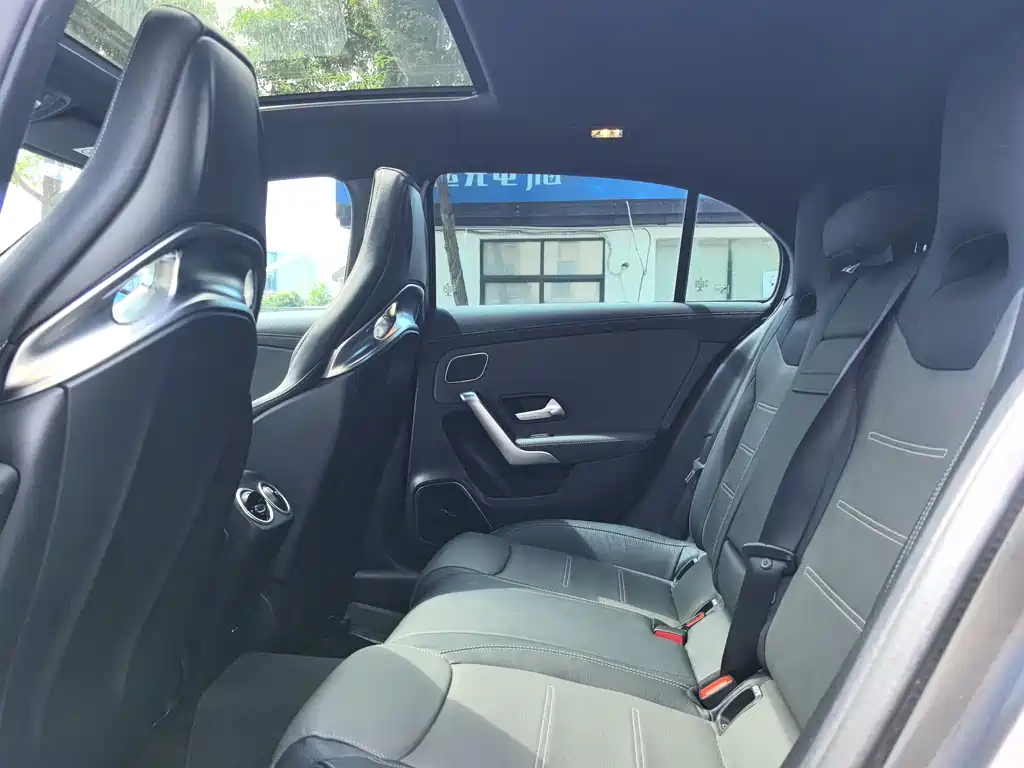 Mercedes-Benz A-Class AMG 2021 — фото 18