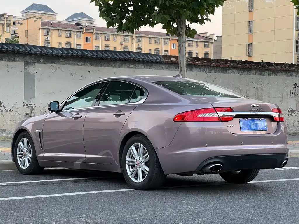 Jaguar XF 2014 — фото 11