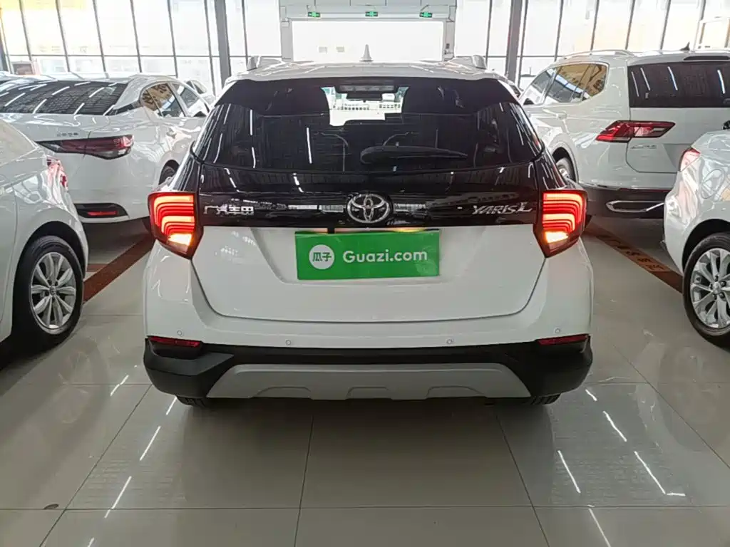 Toyota Yaris L 2022