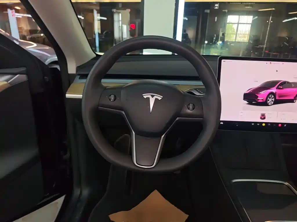 Tesla Model Y 2023 — фото 11