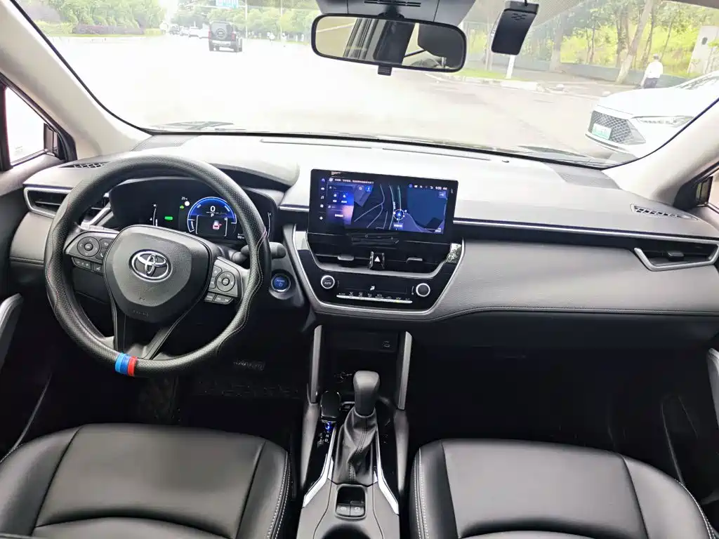 Toyota Corolla Cross 2023 — фото 14