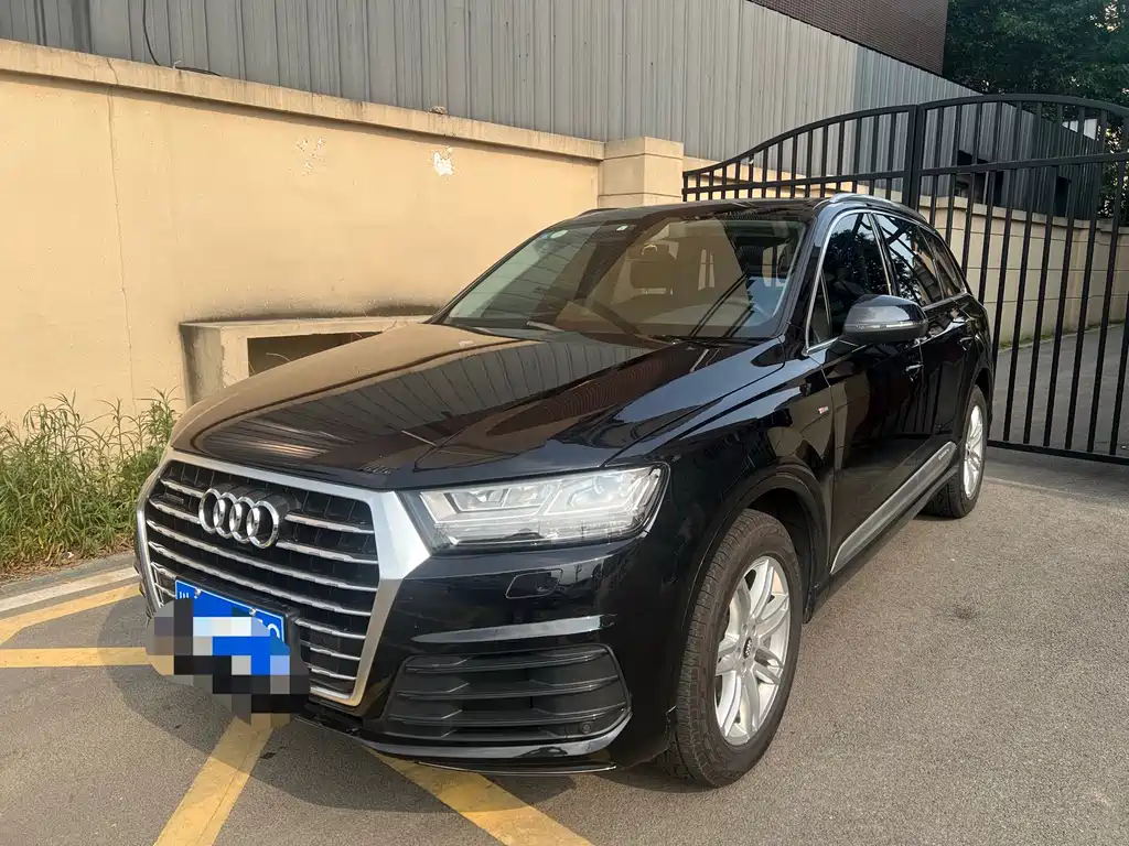 Audi Q7 2018 — фото 1